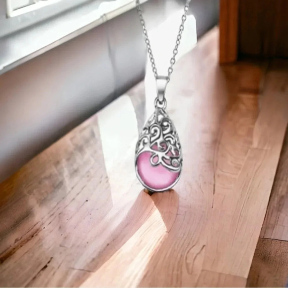 Rose Quartz Crystal Pendant Necklace - Picture 3 of 3